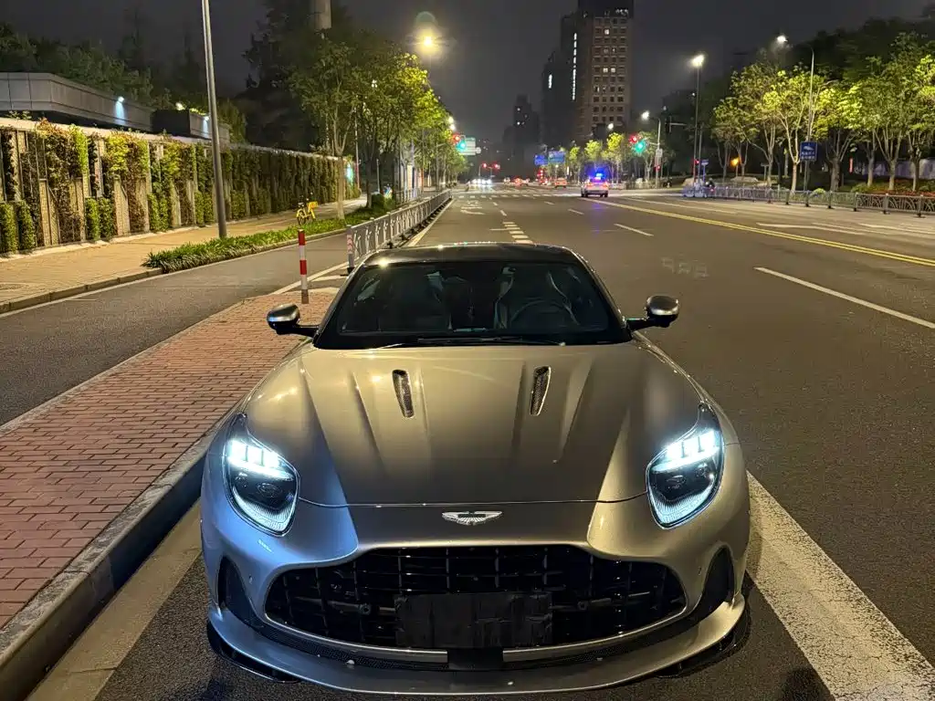Aston Martin DB12 2024 2023 4.0T V8 Coupe