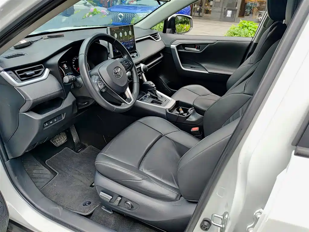 Toyota Wildlander 2021 2.0L CVT 2WD Luxury Edition фото 7