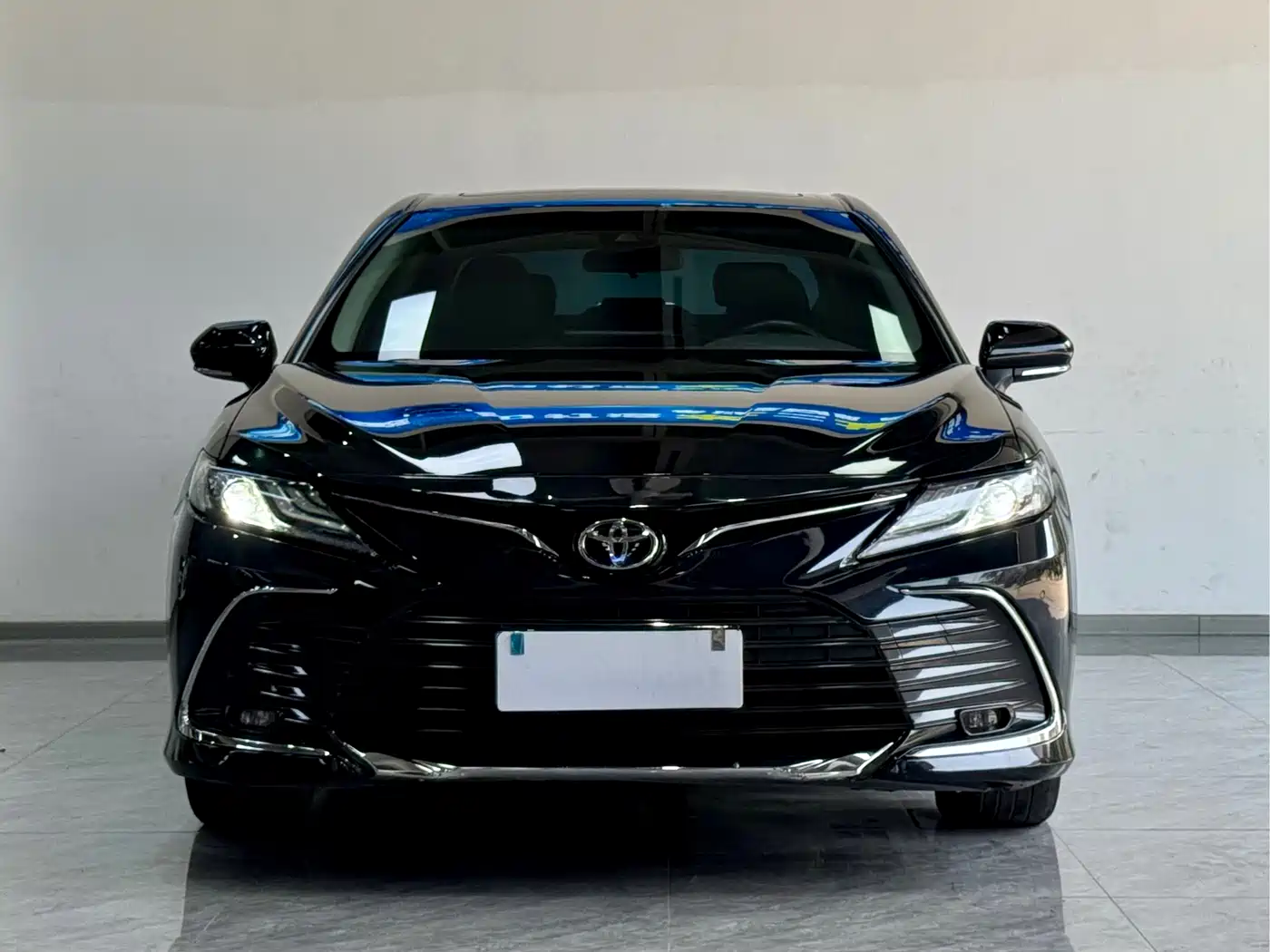 Toyota Camry 2023 2.0G Luxury Edition фото 2