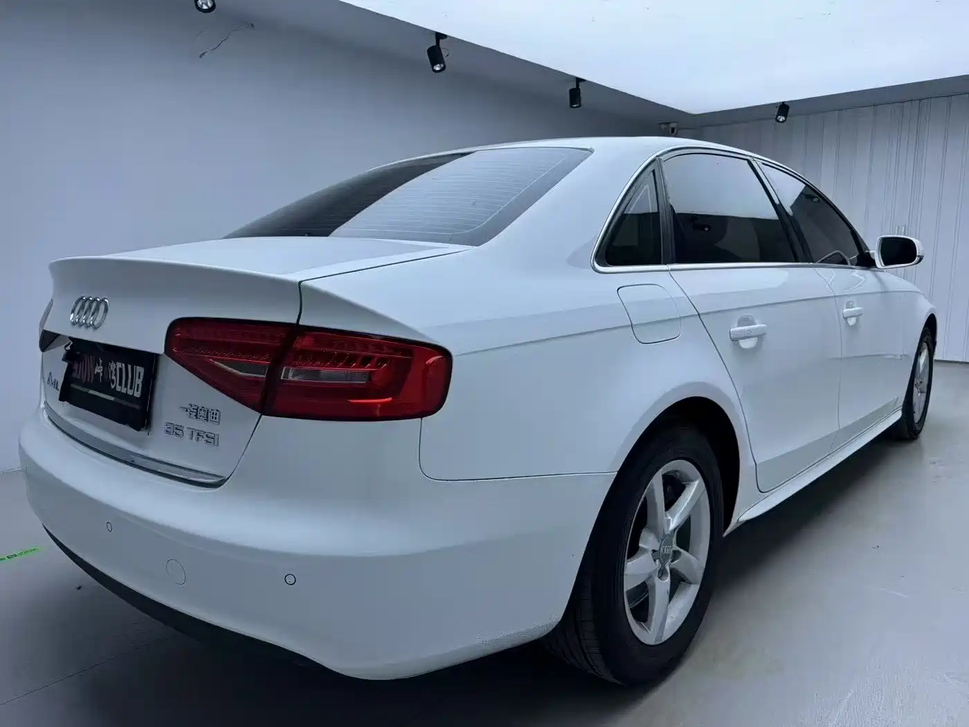 Audi A4L 2013 35 TFSI Automatic Standard фото 9