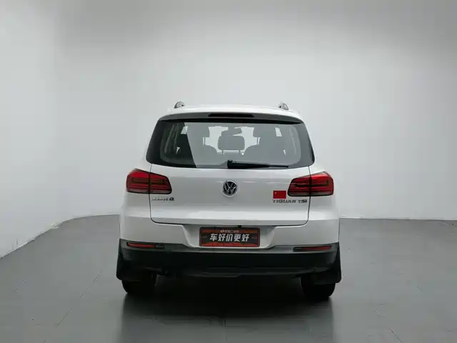 Volkswagen Tiguan 2015 1.8TSI Automatic 2WD Comfortline — фото 4