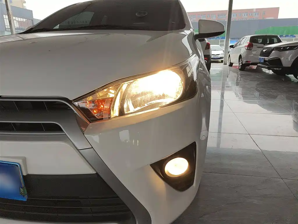 Toyota YARiS L Zhi Xuan 2015 1.5G Manual Sunroof Special Edition фото 23