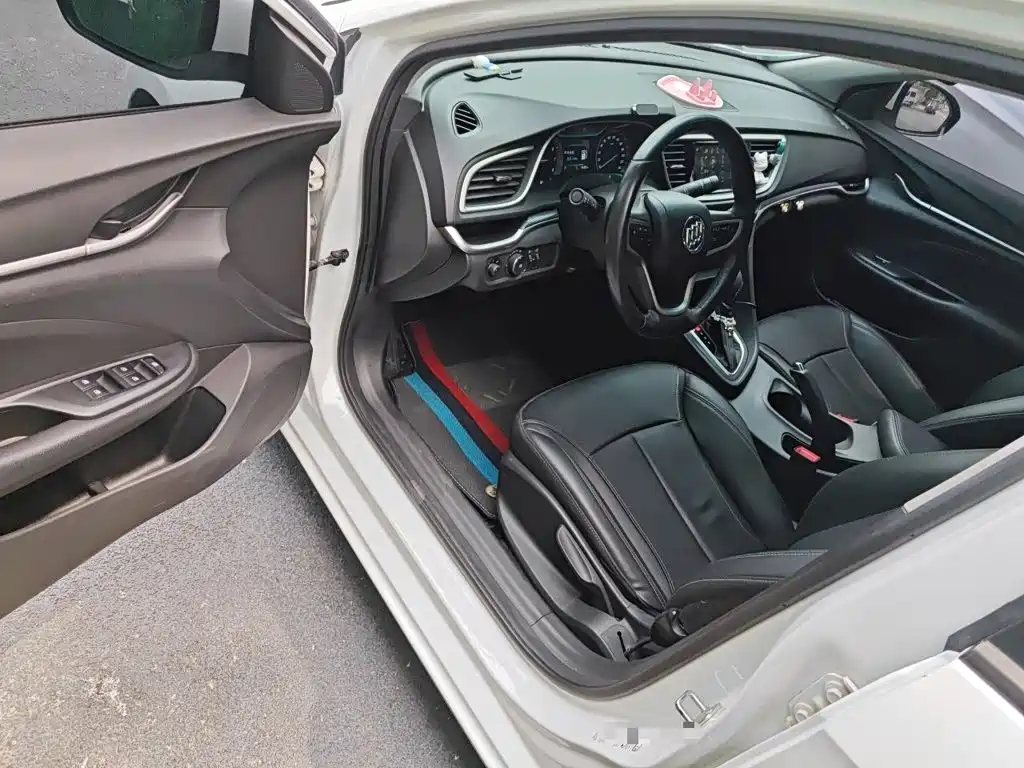 Фото 14 - Buick Excelle