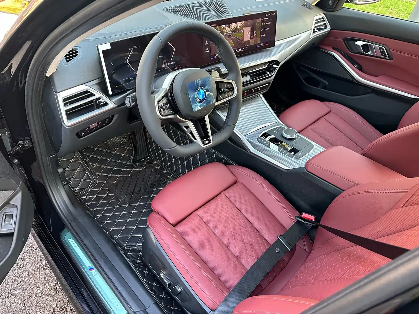 BMW 3 Series 2025 330Li M Sport Night Edition фото 4