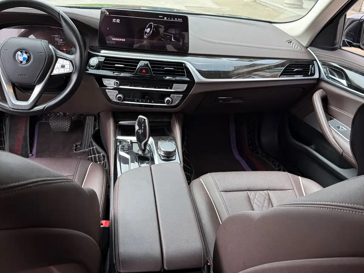 BMW 5 Series 2022 525Li M Sport Package фото 11