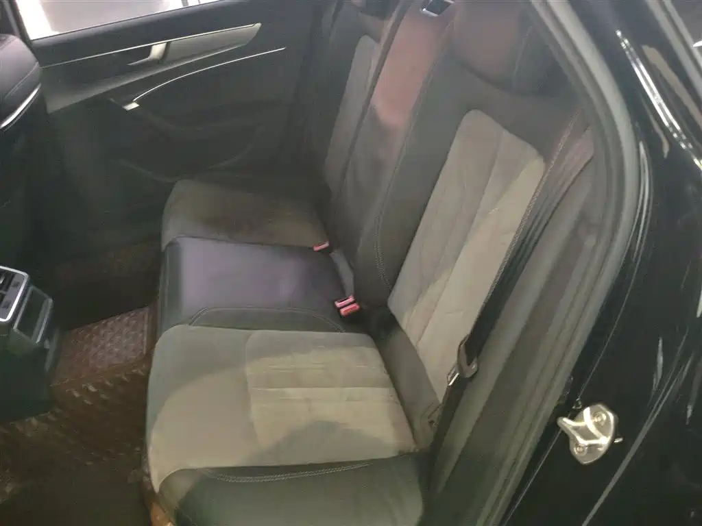 Audi A6L 2020 40 TFSI Luxury Dynamic фото 17