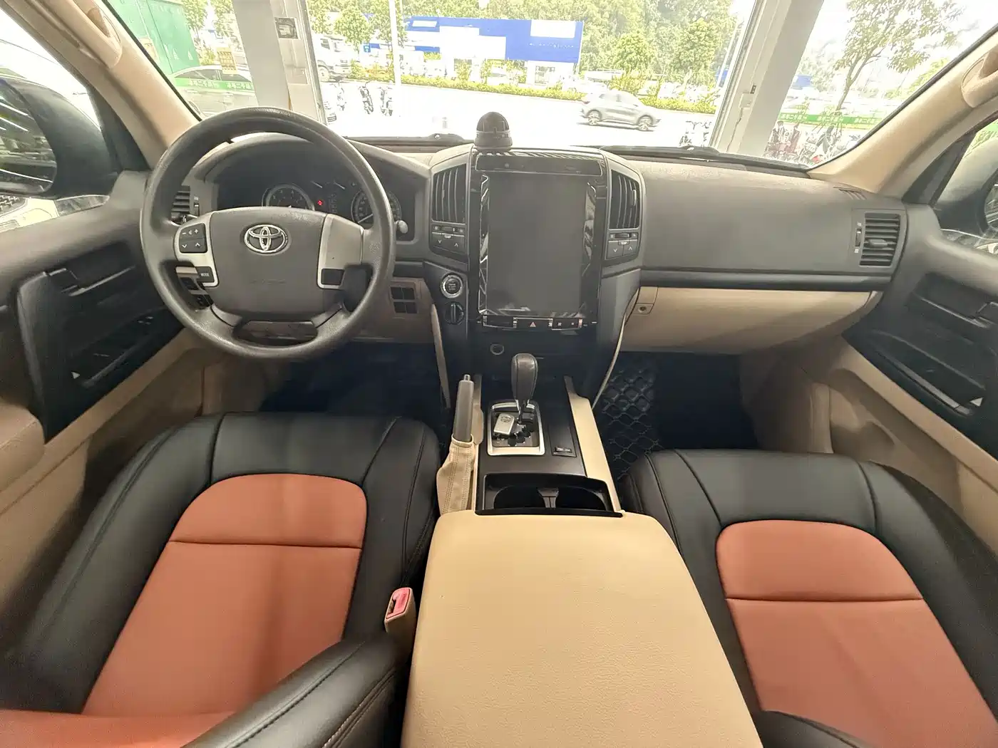 صورة 10 - Toyota Land Cruiser (Import)