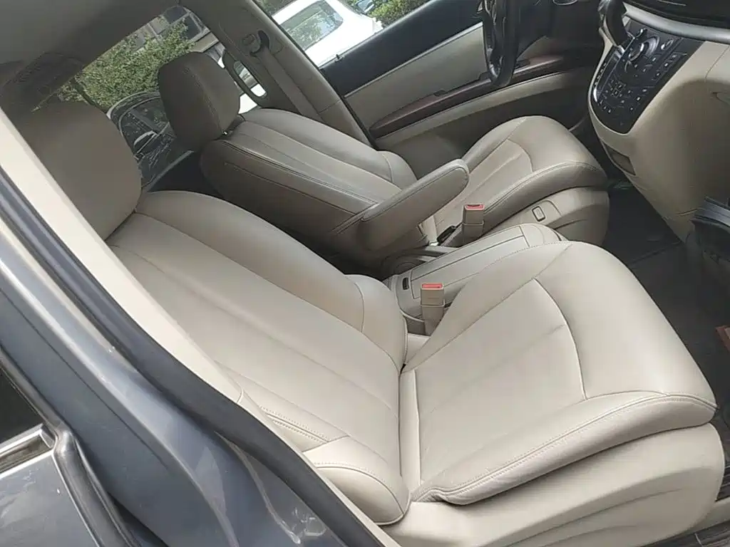 Фото 25 - Buick GL8