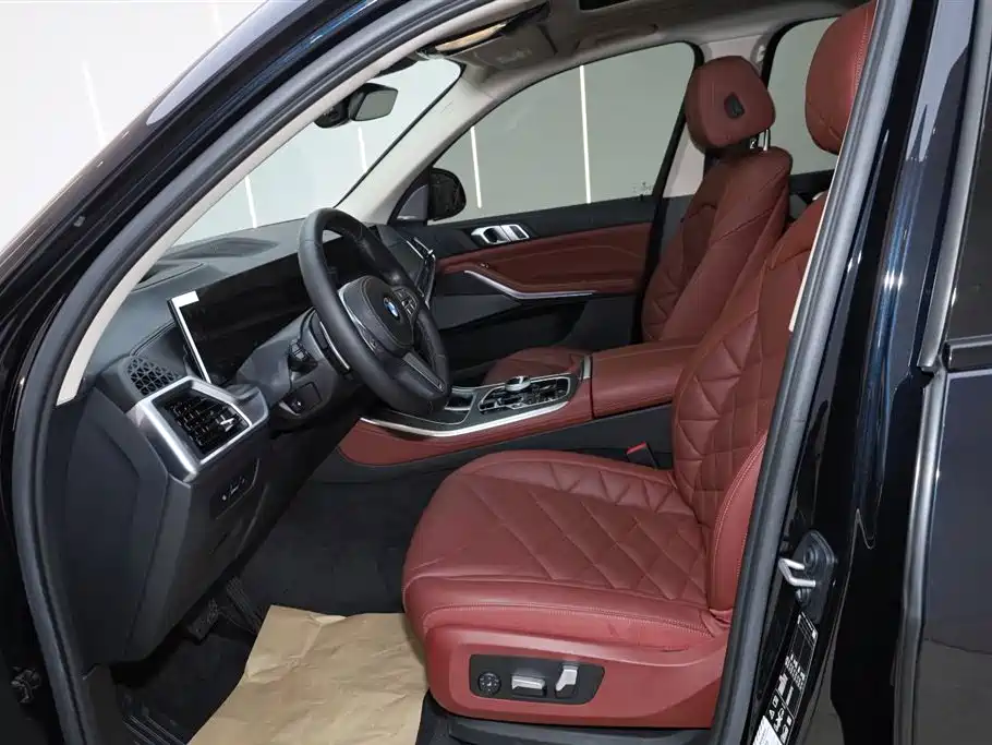 BMW X5 2023 xDrive 30Li Premium M Sport Black Night Package фото 16
