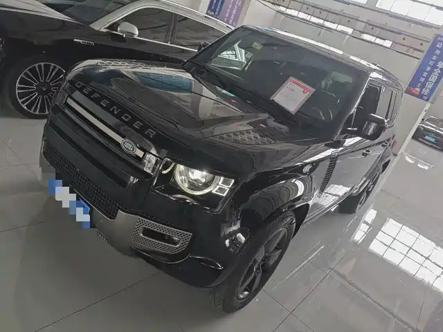 Land Rover Defender 2024 110 3.0T P400 X-DYNAMIC HSE — фото 1