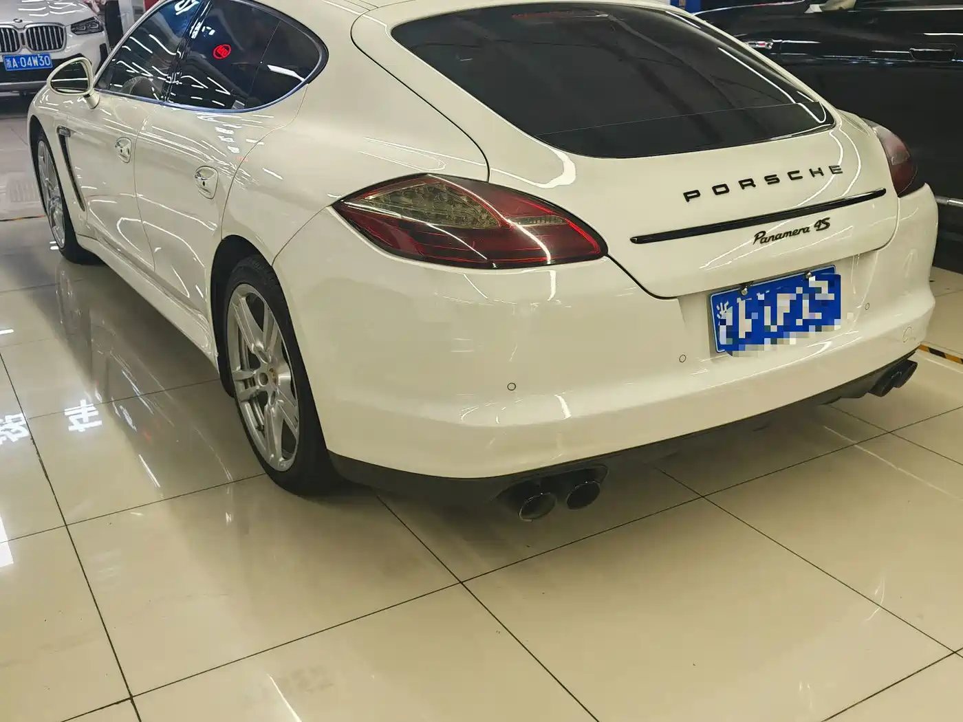 Porsche Panamera 2011 2010 Panamera 4 3.6L