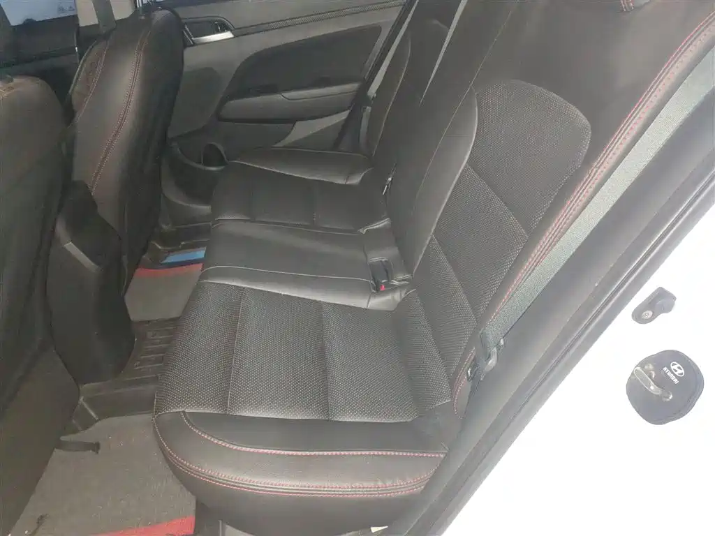 Hyundai Elantra 2016 Model 1.6L Automatic Smart Elite фото 17