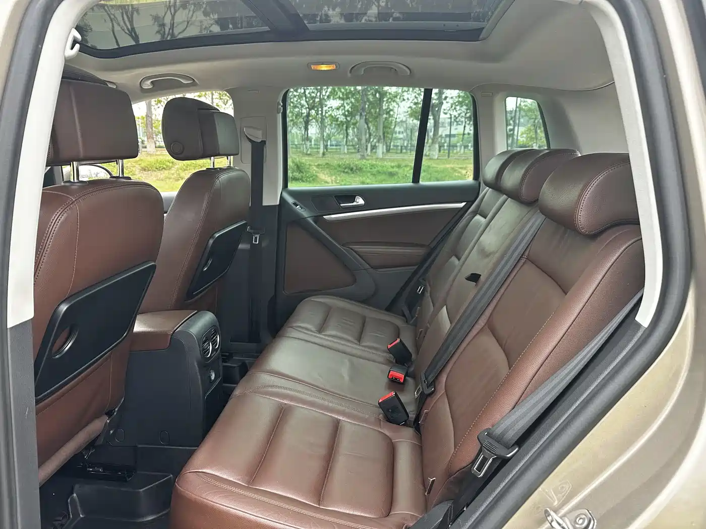 Volkswagen Tiguan 2015 2.0TSI Comfort Edition фото 14