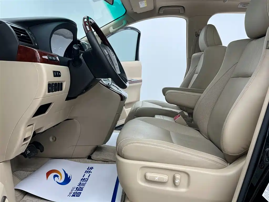 Toyota Alphard 2011 3.5L Luxury Edition фото 4