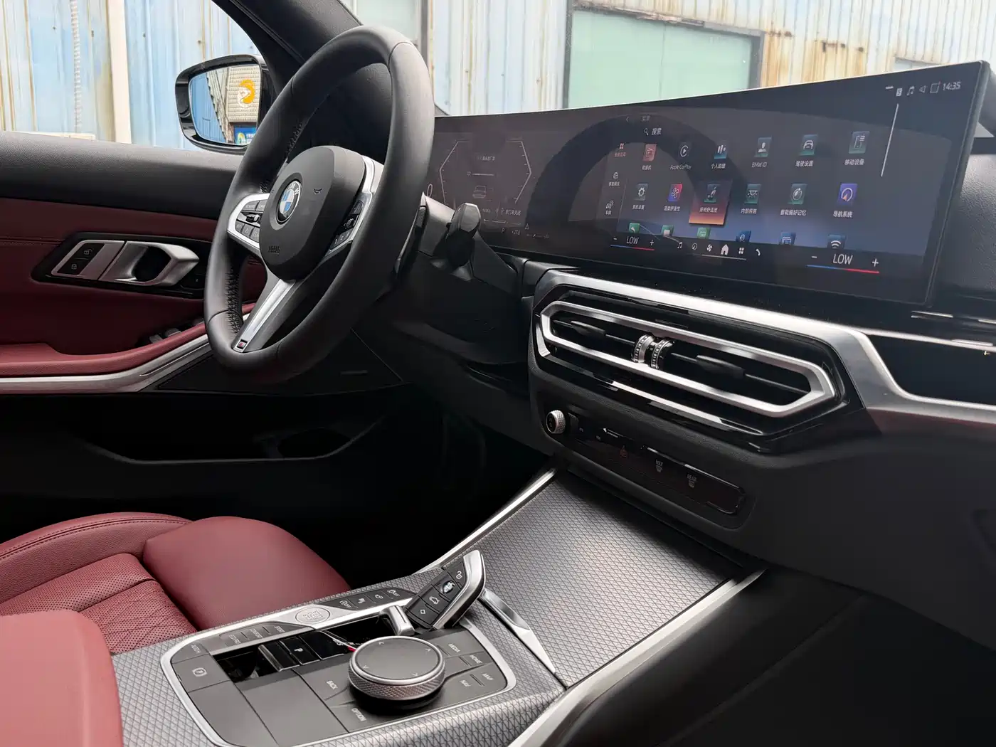 BMW 3 Series 2024 325i M Sport Shadowline Package фото 4