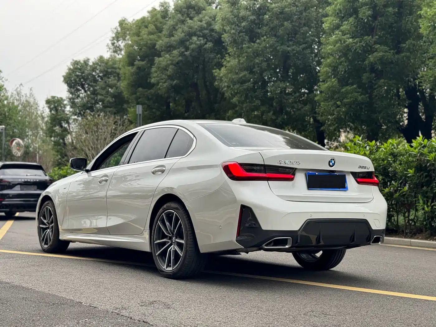 BMW 3 Series 2023 325Li M Sport Package фото 12
