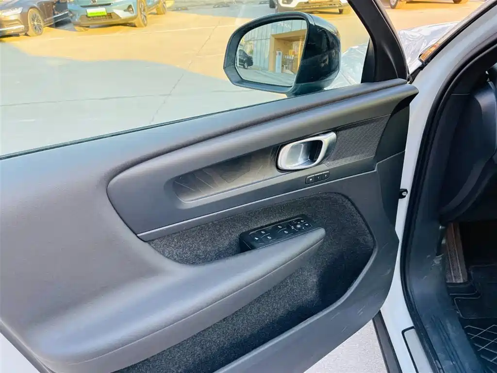 VOLVO XC40 NEW ENERGY