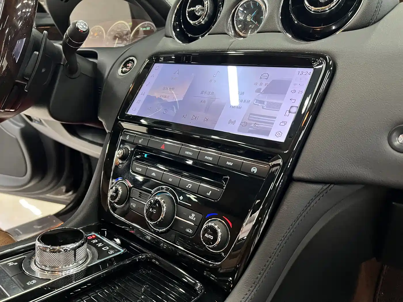 Jaguar XJ 2014 XJL 3.0 SC 4WD Premium Business Edition фото 11