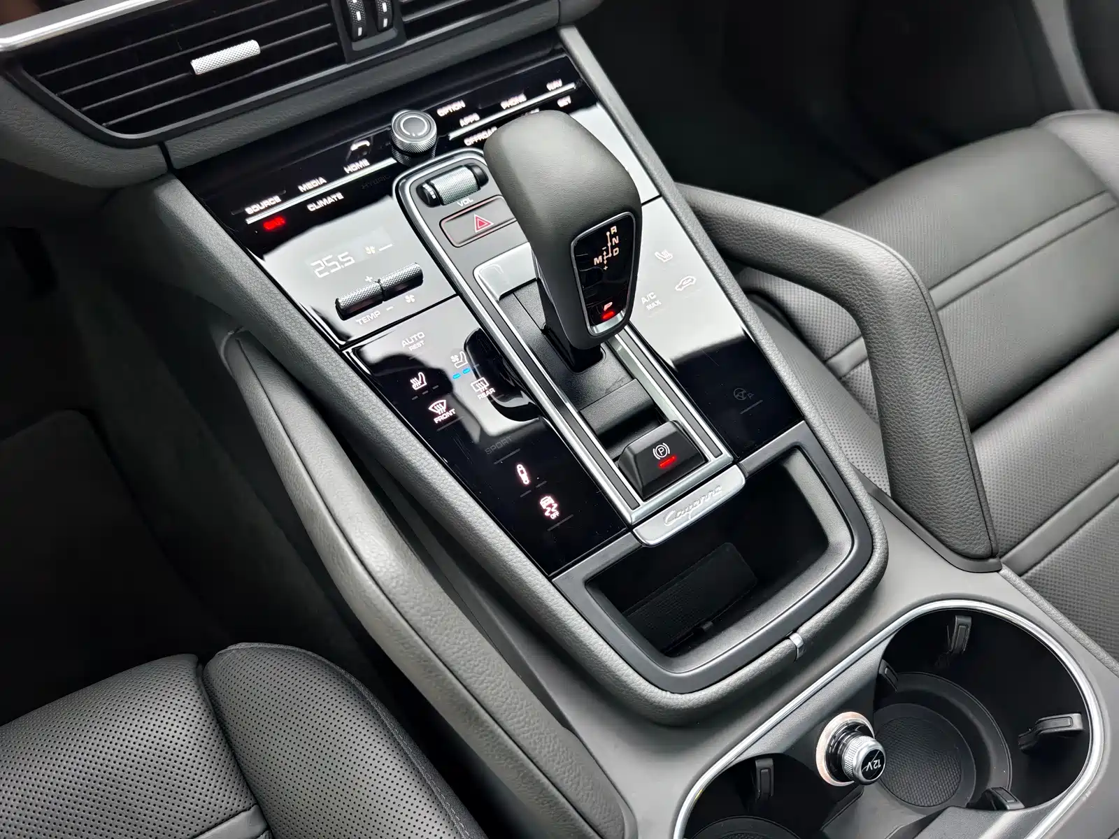 Фото 8 - Porsche Cayenne
