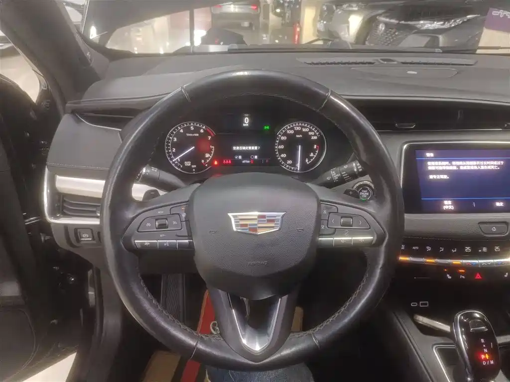 Cadillac XT4 2021 28T FWD Premium Edition фото 7