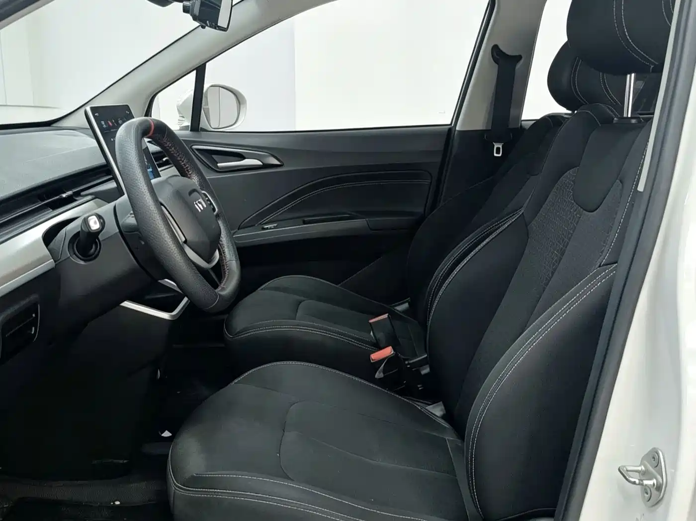 Nezha Auto Nezha V 2021 2021 Standard Range Entertainment Upgrade