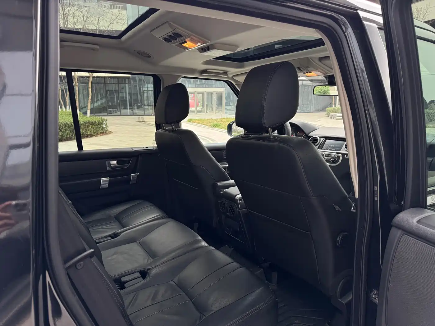 Land Rover Discovery 2015 3.0 SDV6 HSE Diesel фото 18