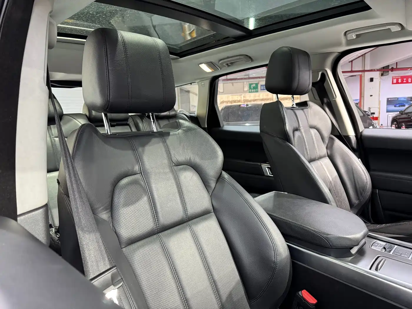 Фото 16 - Land Rover Range Rover Sport