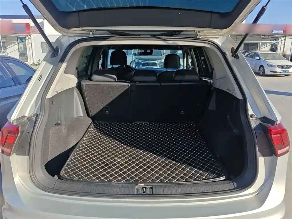 Volkswagen Tiguan L 2017 330TSI Automatic 2WD Luxury Edition фото 9