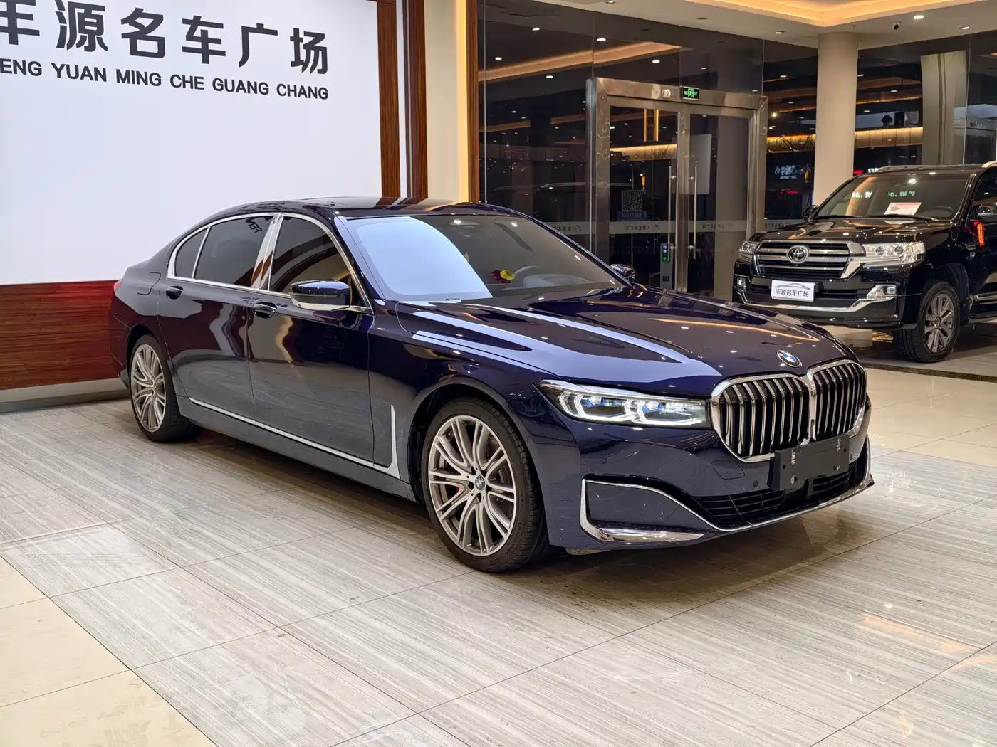 BMW 7 Series 2019 740Li xDrive Executive Luxury Package фото 3