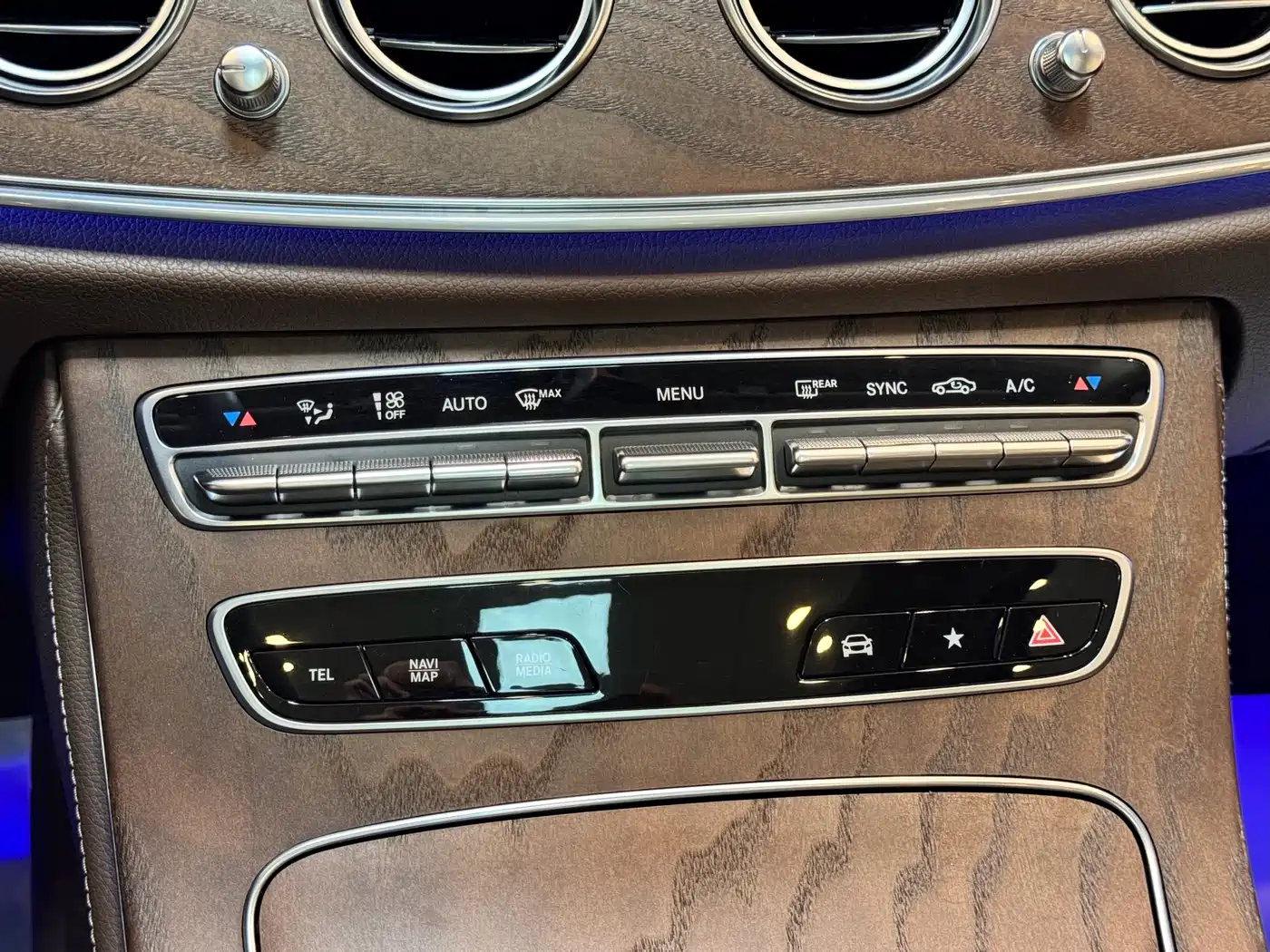 Mercedes-Benz E-Class 2023 E 300 L Fashion фото 20