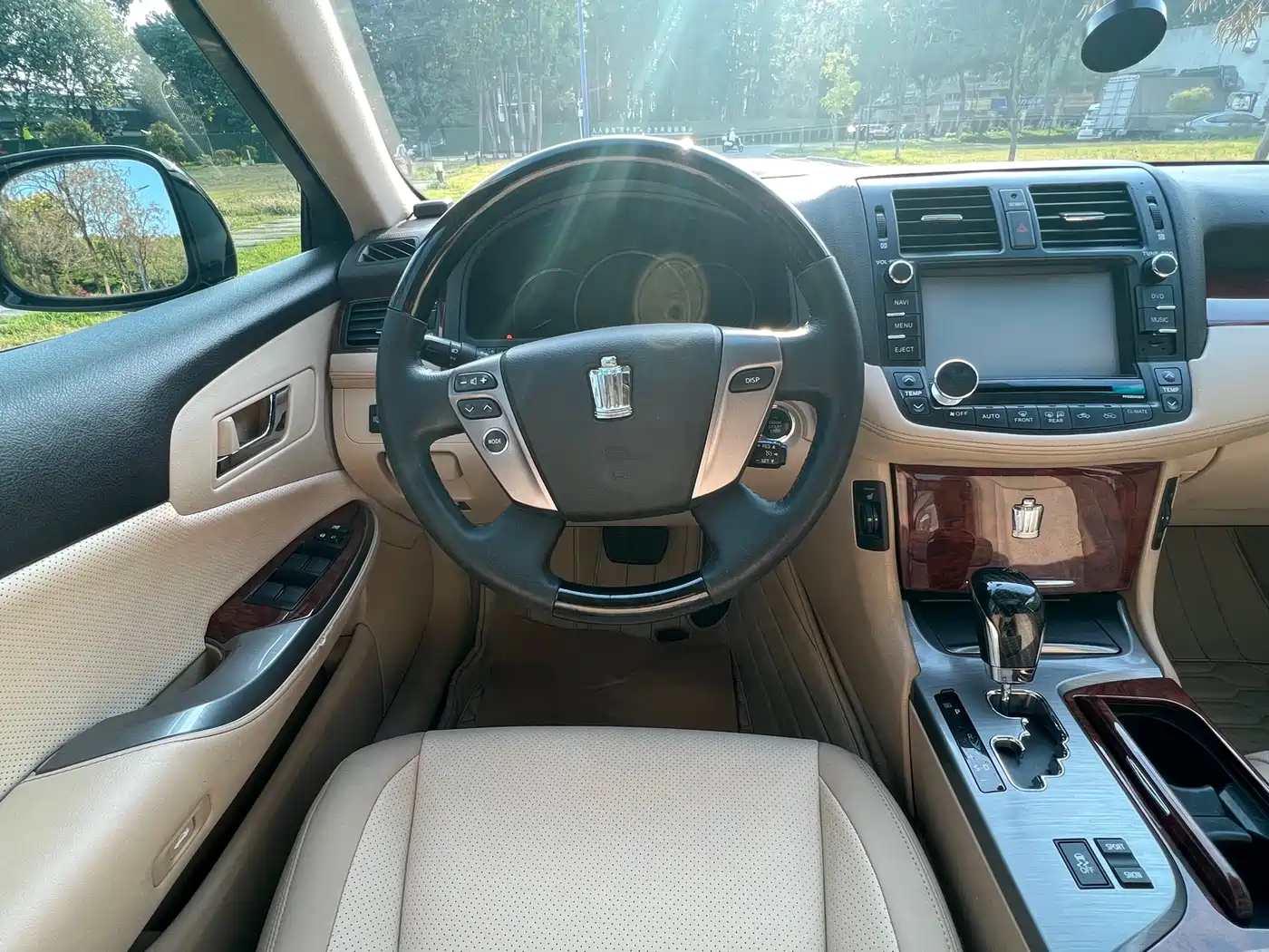 Toyota Crown 2012 2.5L Royal Leather Edition фото 14