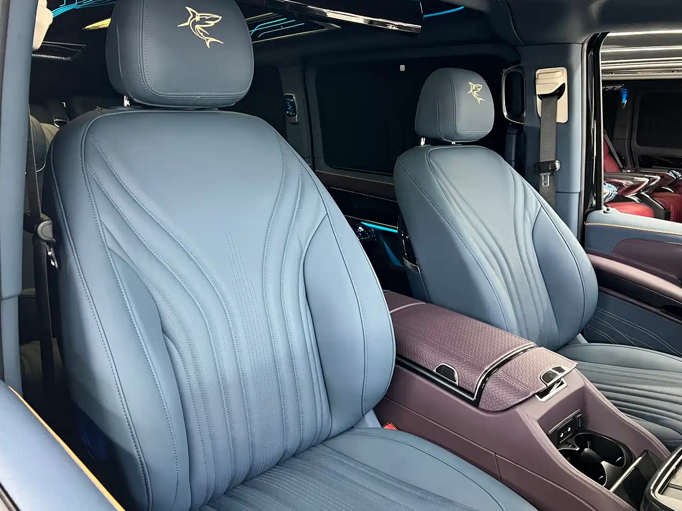 Mercedes-Benz V-Class 2024 V 300 L Long Wheelbase Premium фото 11
