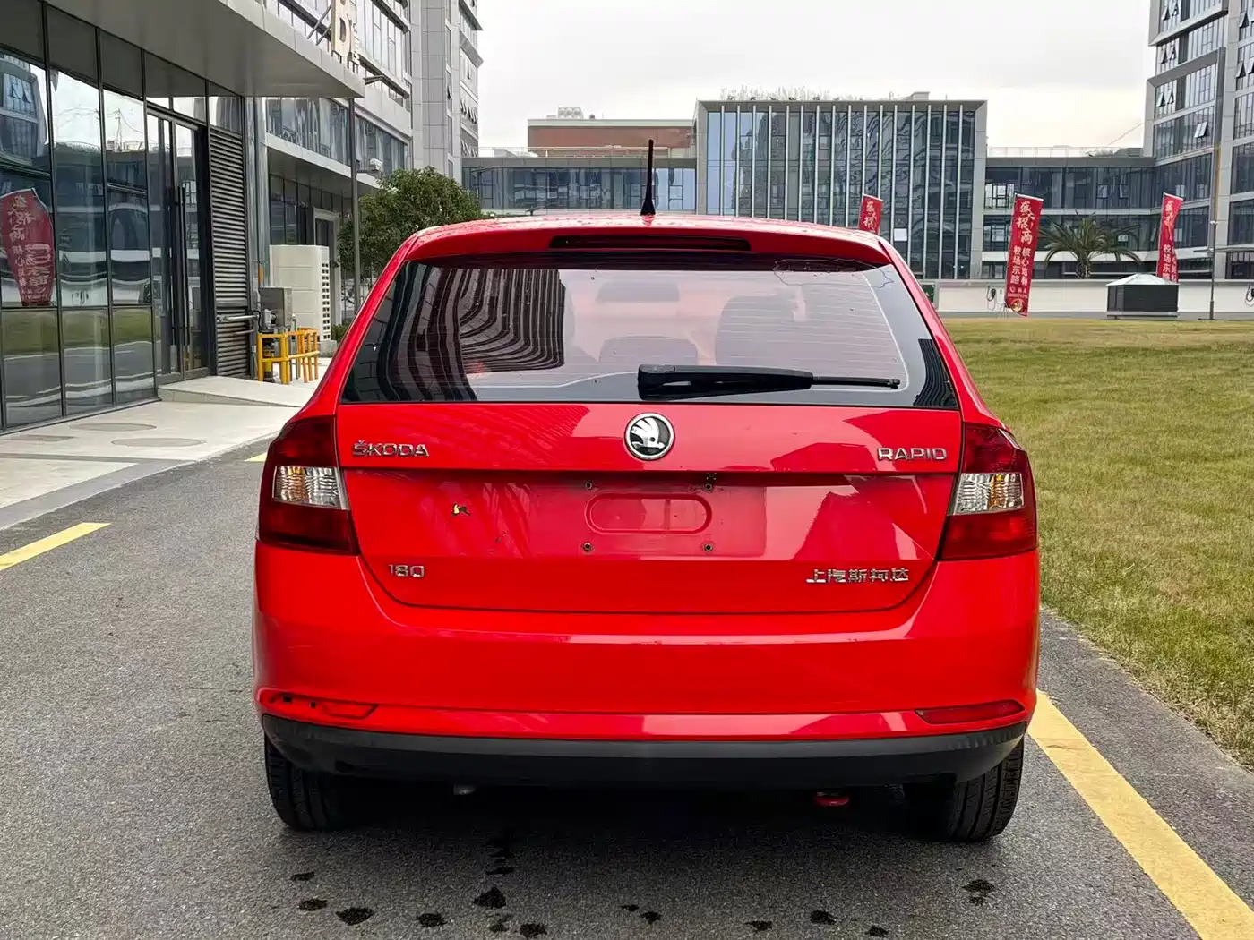 Škoda Skoda Rapid Spaceback 2018 1.6L Automatic Standard фото 6