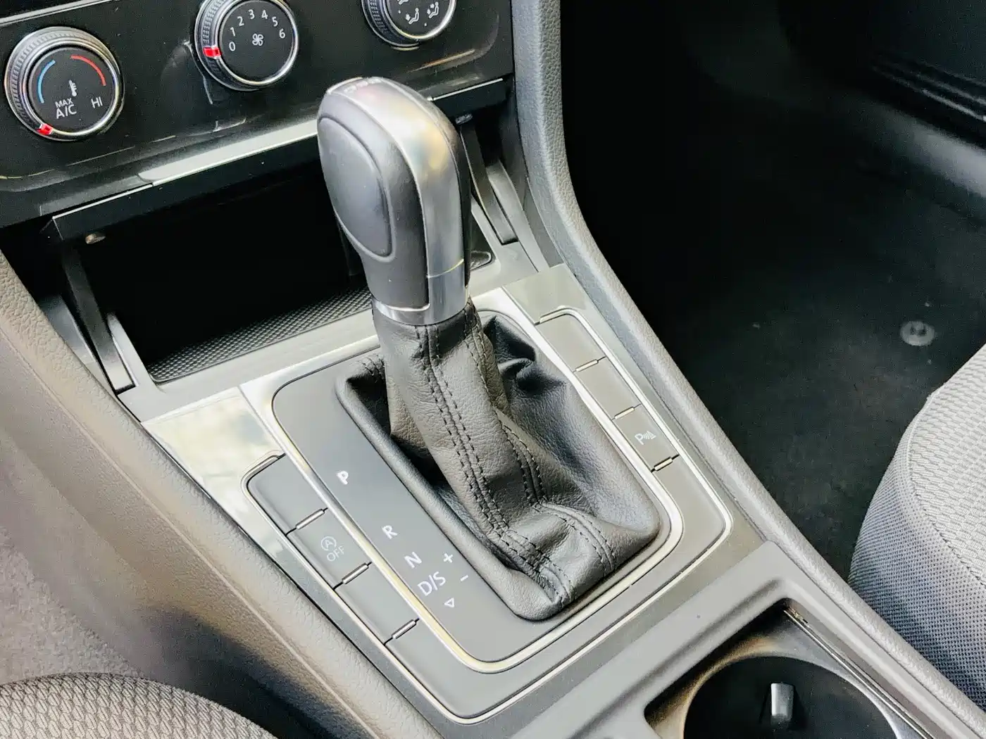 Volkswagen Golf (Import) 2019 1.8TSI Wagon фото 11