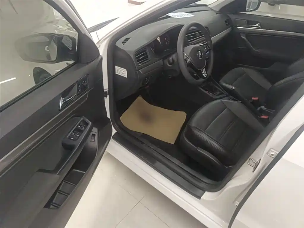 Volkswagen Lavida 2019 Lavida Start 1.5L Auto Trend (China VI) фото 16