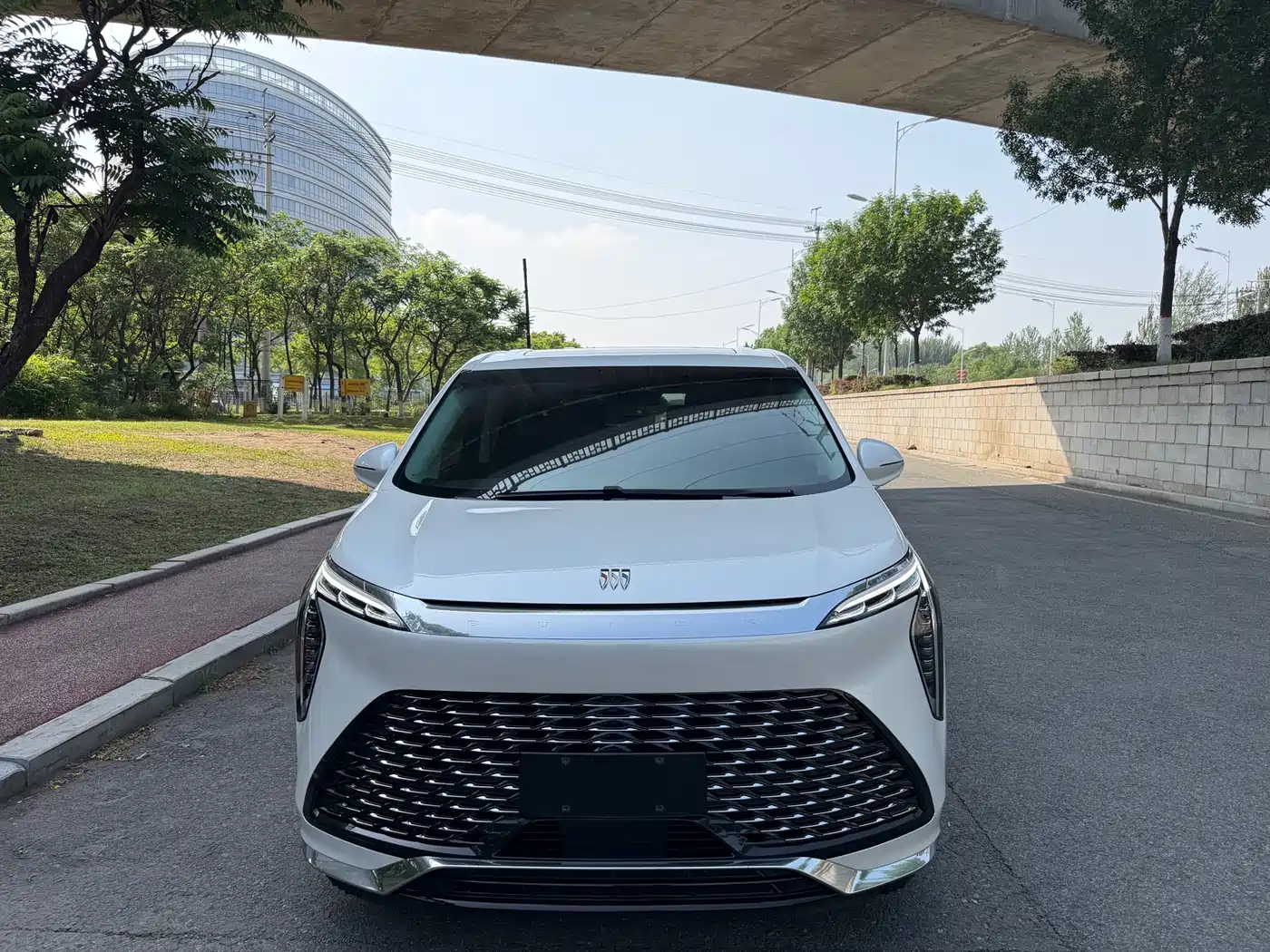 Buick Century 2023 2.0T 7-Seater World Edition фото 2