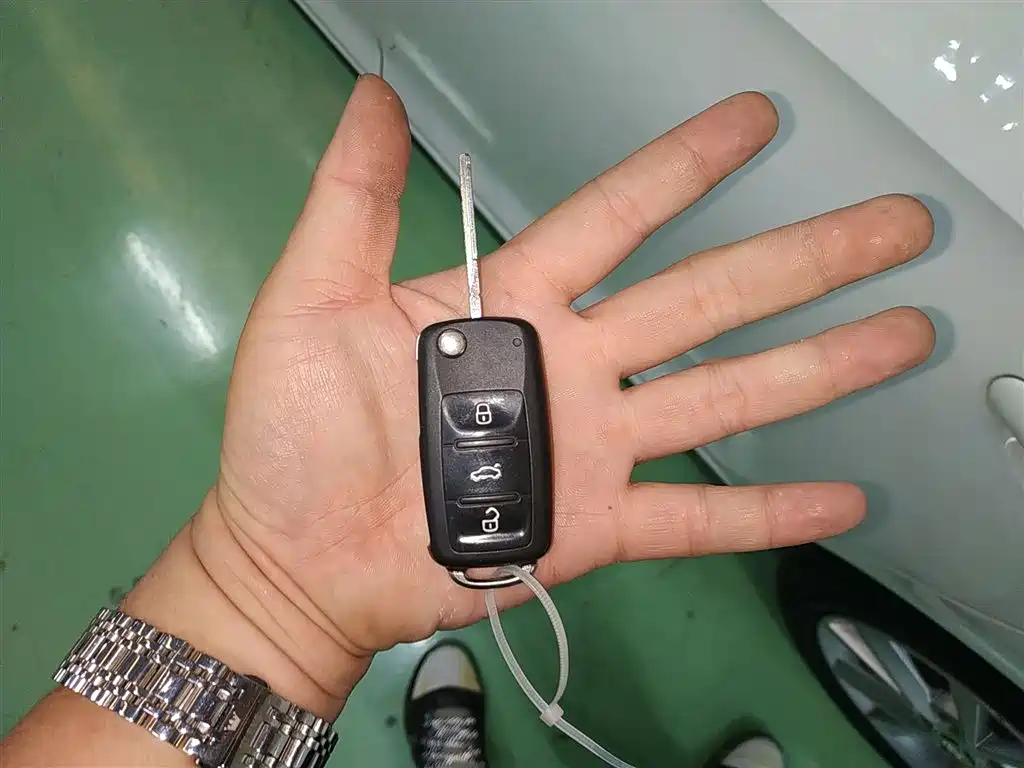 Škoda Rapid 2016 1.6L Automatic Pioneer Edition фото 11