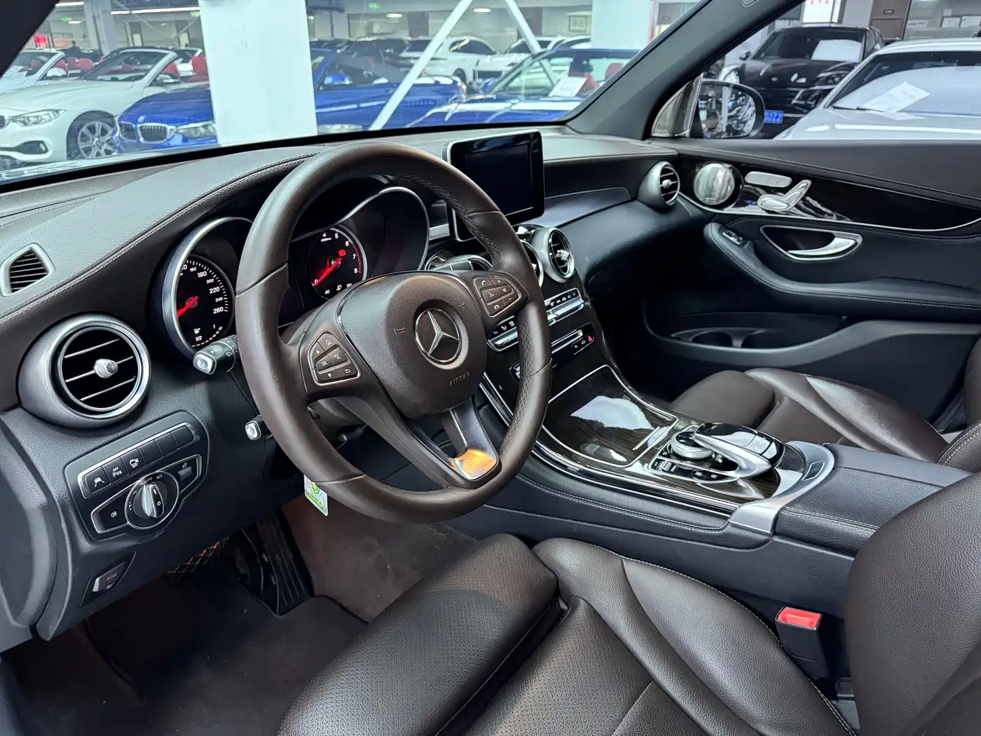 Mercedes-Benz GLC 2018 GLC 260 4MATIC Luxury фото 5