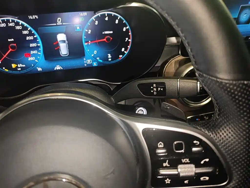 Mercedes-Benz GLC 2020 Facelift GLC 300 L 4MATIC Dynamic фото 7
