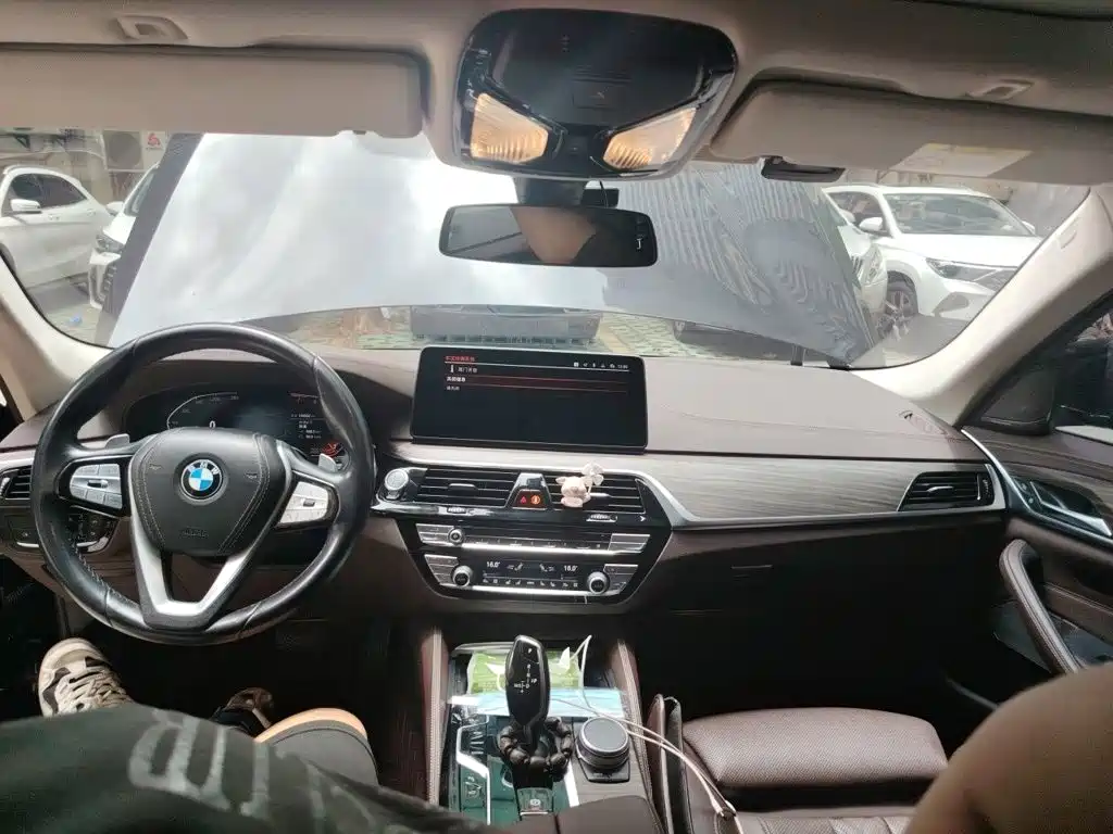 Photo 13 - BMW 5 Series
