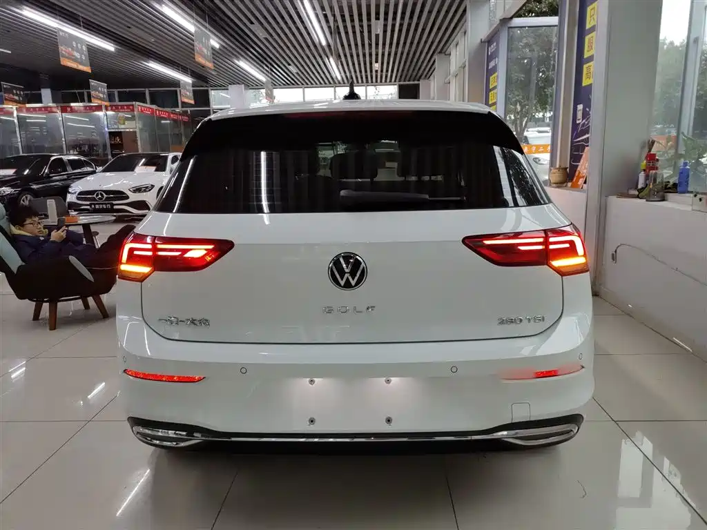 Volkswagen Golf 2023 Facelift 280TSI DSG Pro фото 22