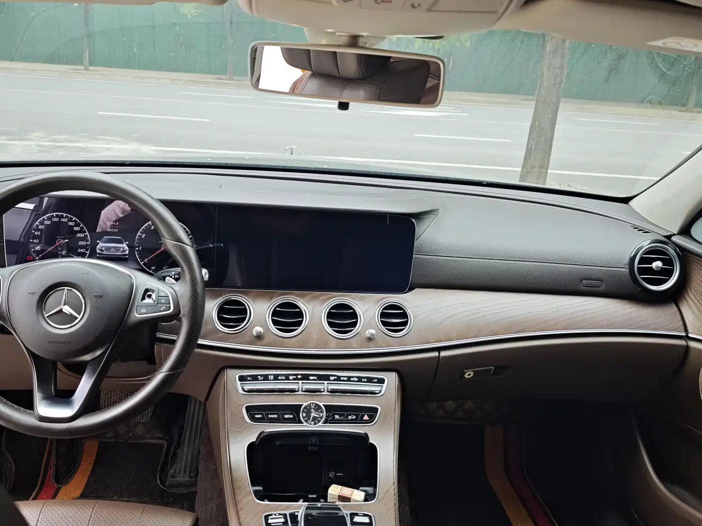 Mercedes-Benz E-Class 2018 Facelift E 200 L фото 4