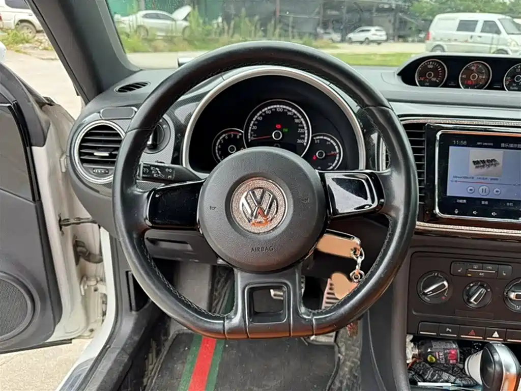 Volkswagen Beetle 2015 380TSI фото 15