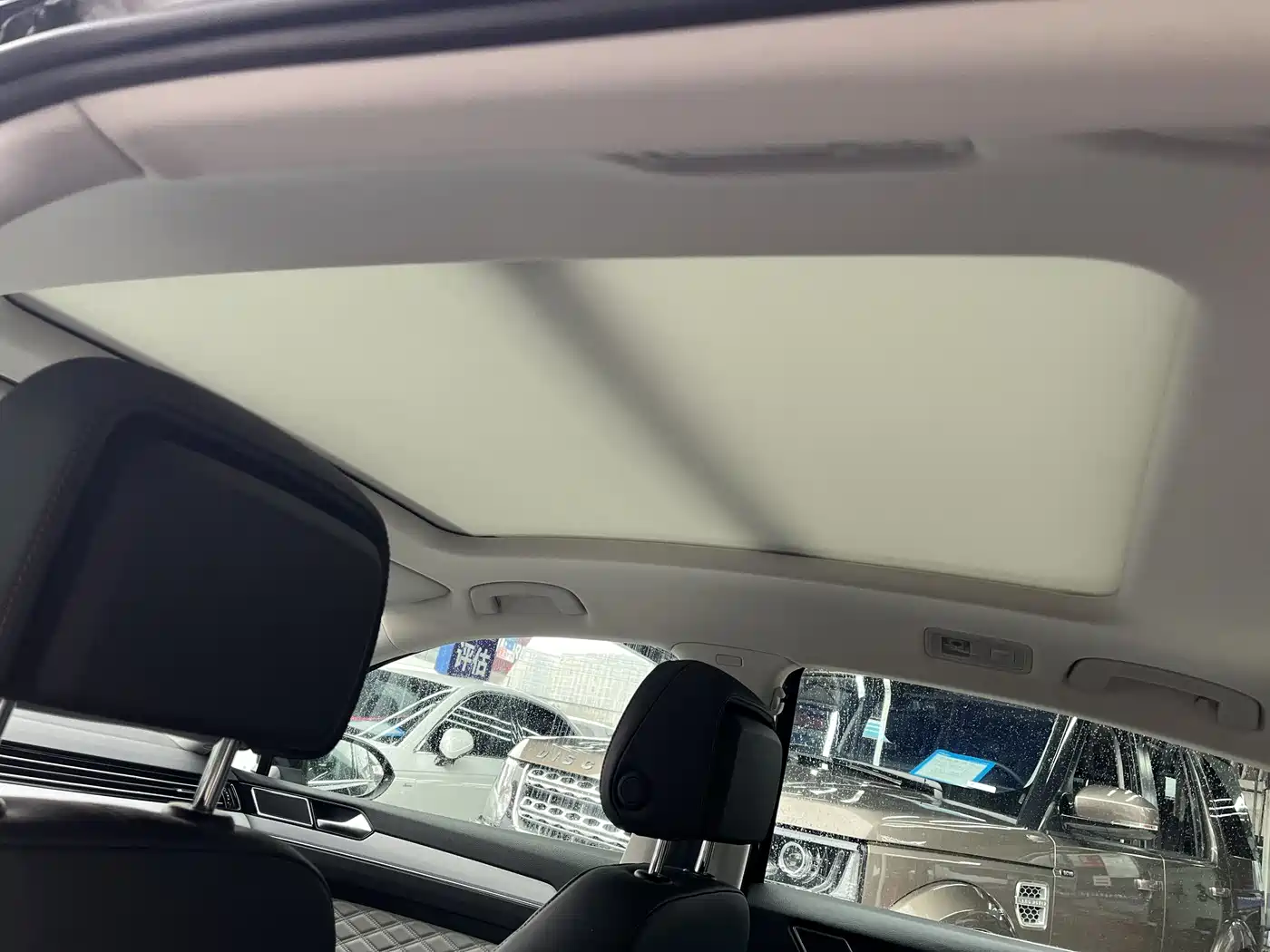 Volkswagen Magotan 2023 Model 2 Million Commemorative Edition 330TSI DSG Luxury фото 10
