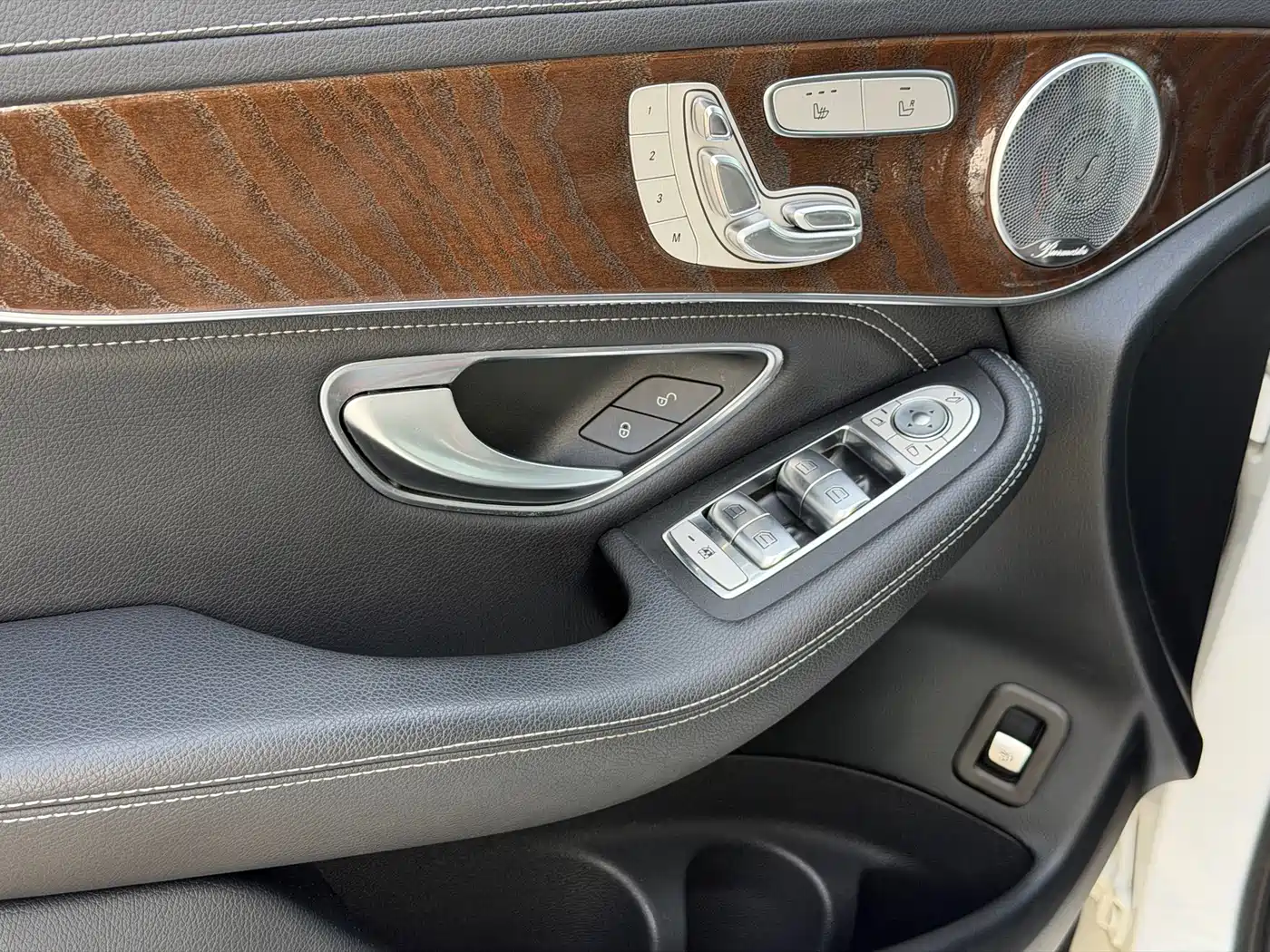 Mercedes-Benz GLC 2020 Facelift GLC 300 L 4MATIC Dynamic фото 11