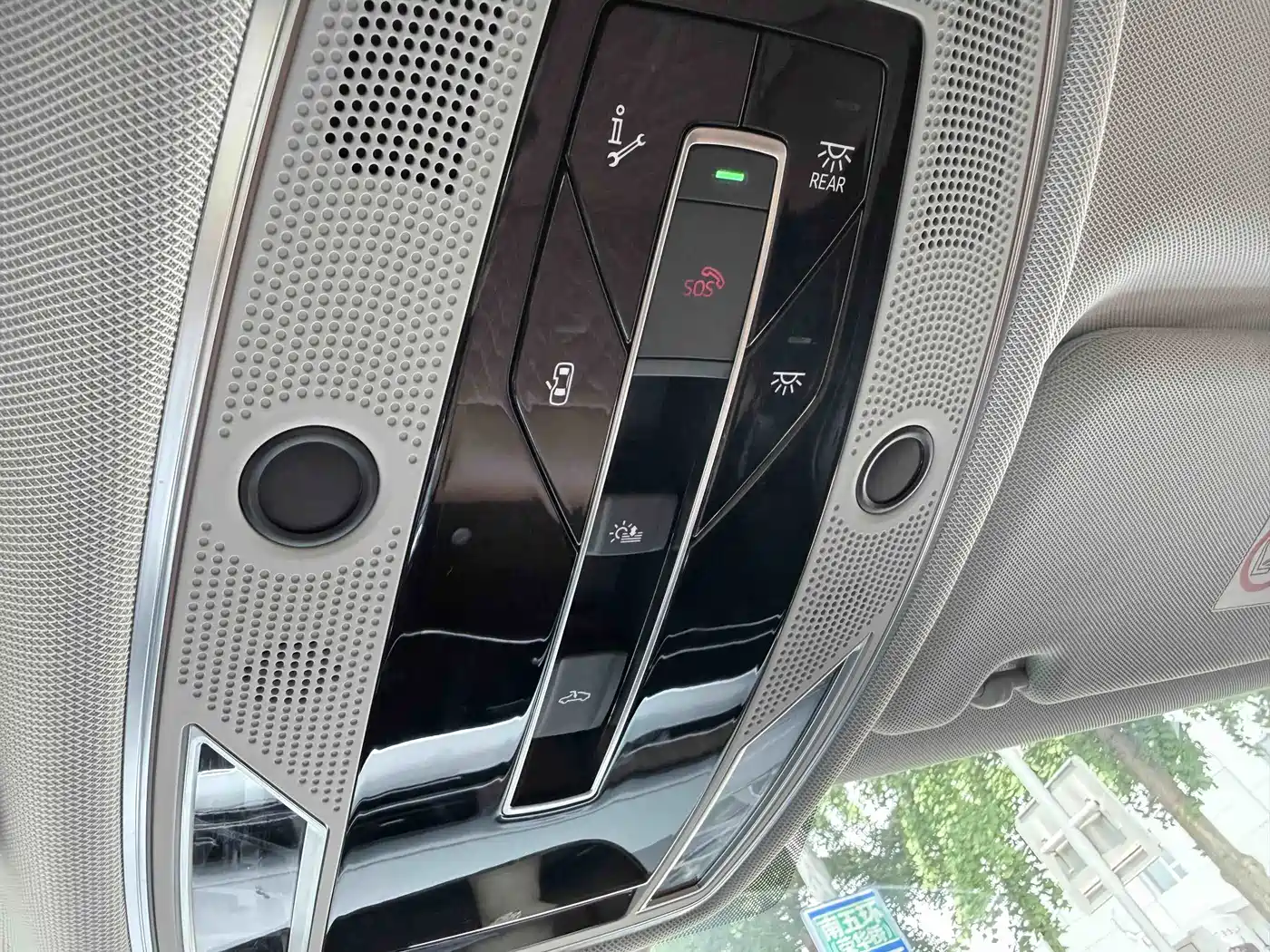 Фото 9 - Audi A8