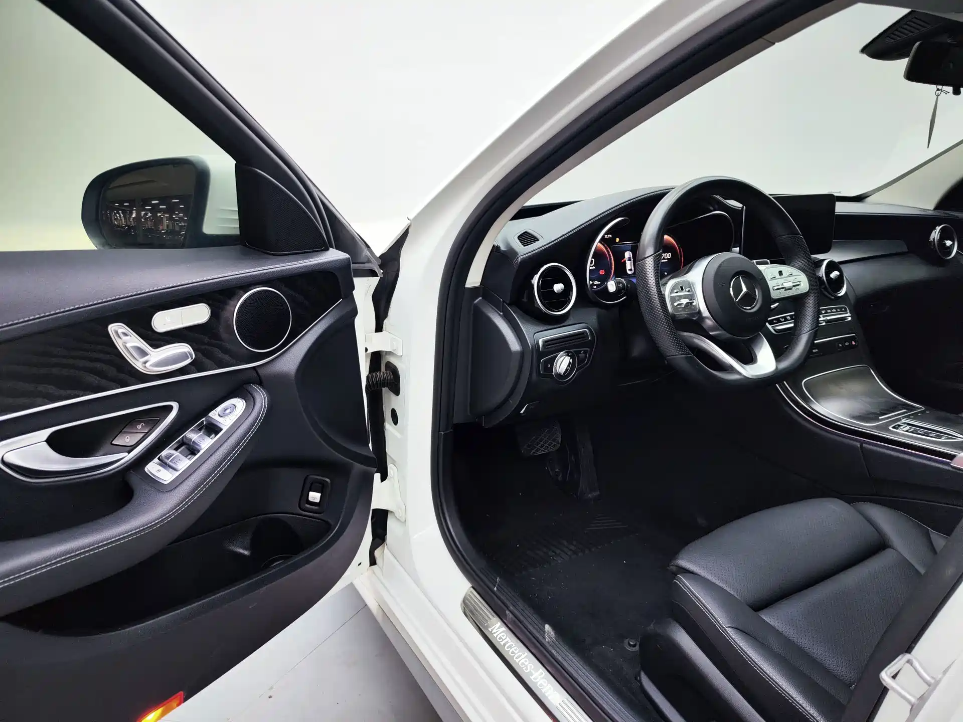 Фото 9 - Mercedes-Benz C-Class