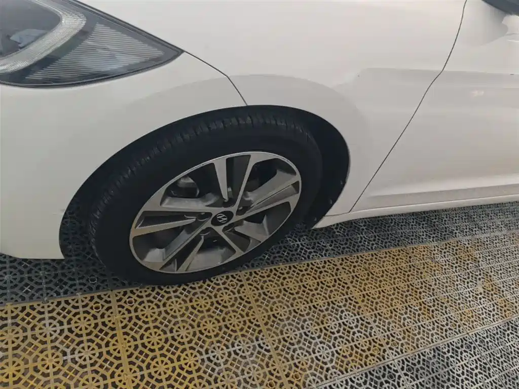 Hyundai Elantra 2016 Model 1.6L Automatic Smart Elite фото 23