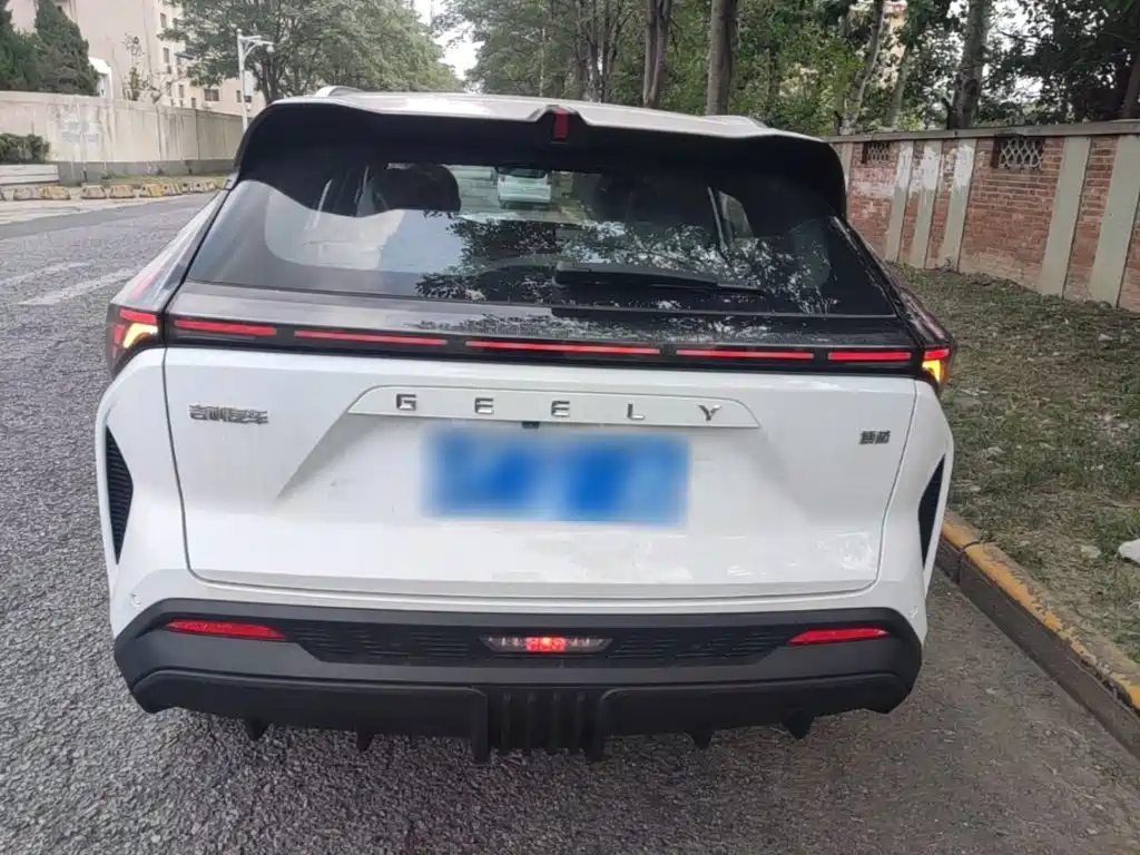 Фото 6 - Geely Boyue