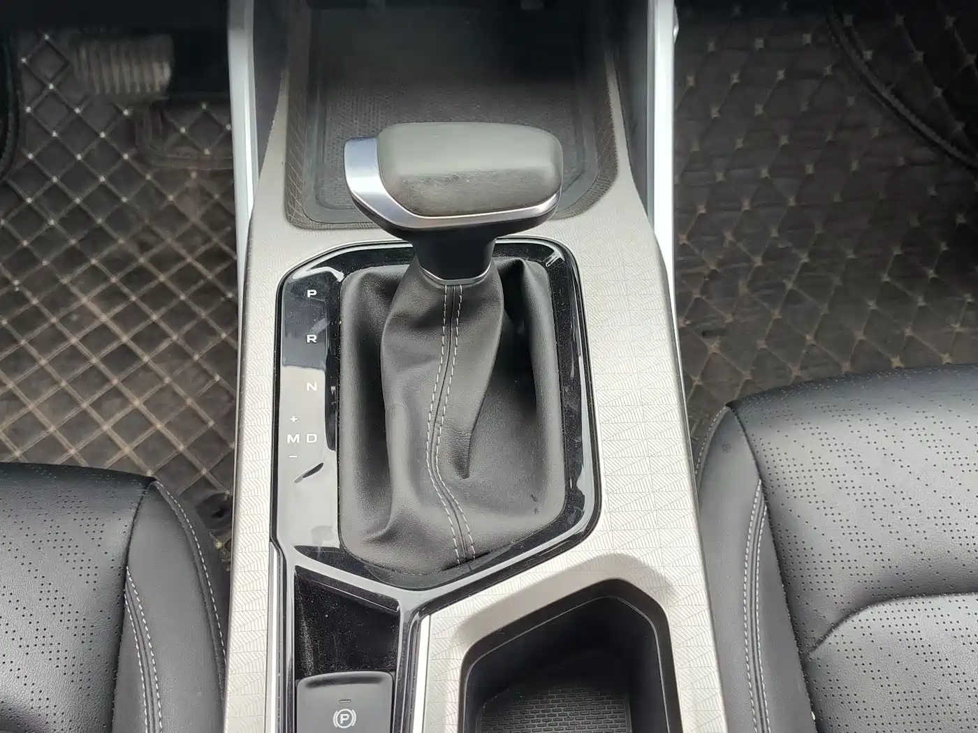 Фото 8 - Geely Emgrand